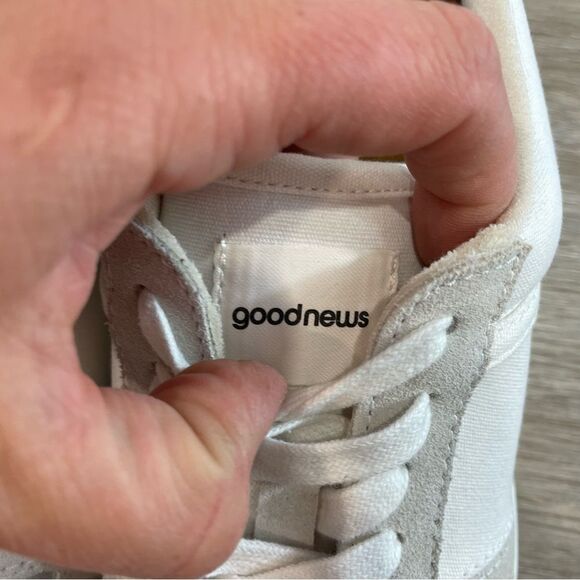 Good News Low Top Court Shoes Sneakers in White Off US9 or EU39 - Picture 8 of 13